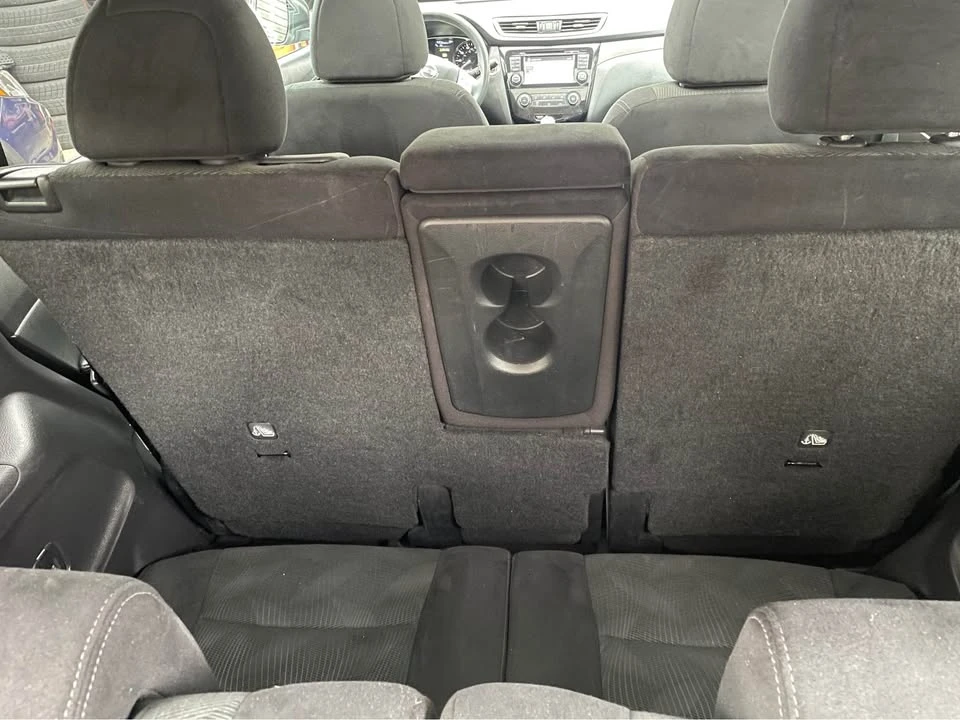 2015 Nissan Rogue - Image 15 of 18