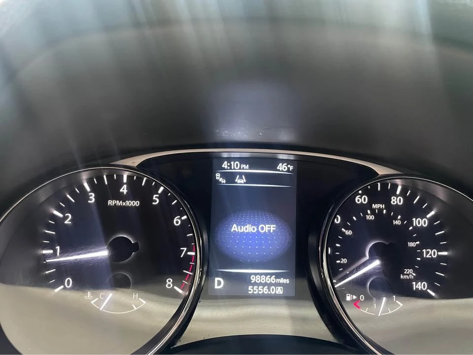 2015 Nissan Rogue - Image 10 of 18