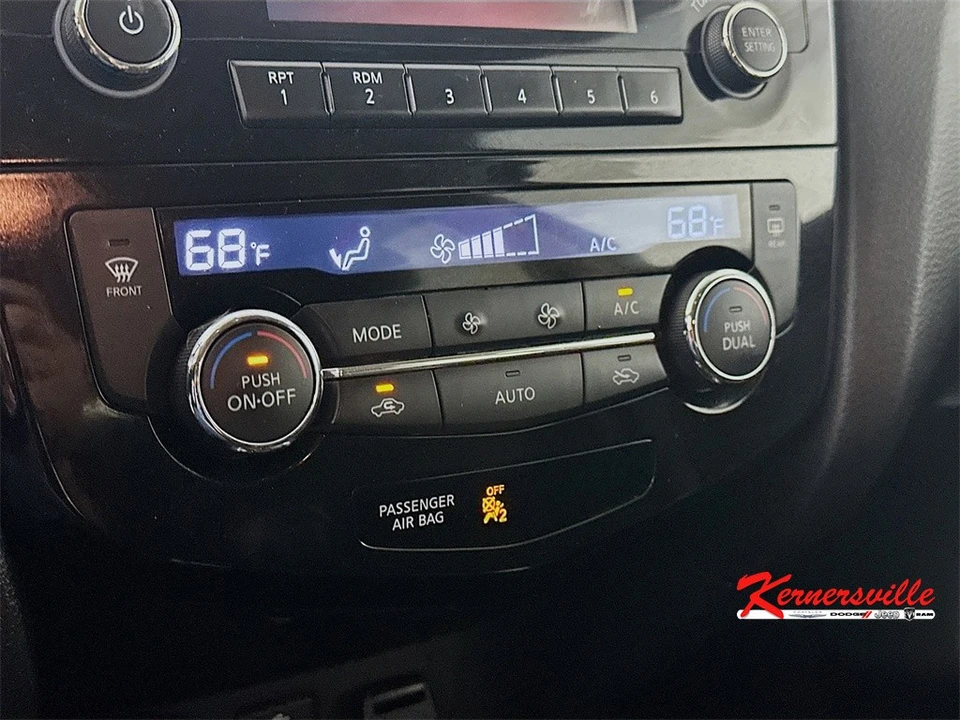 2015 Nissan Rogue - Image 18 of 21