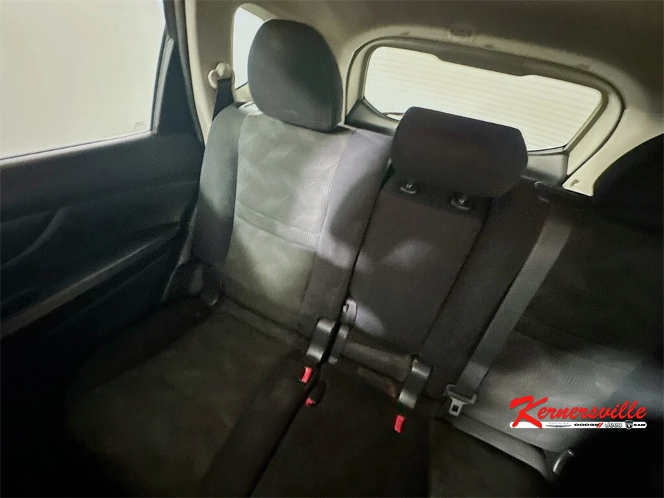 2015 Nissan Rogue - Image 12 of 21