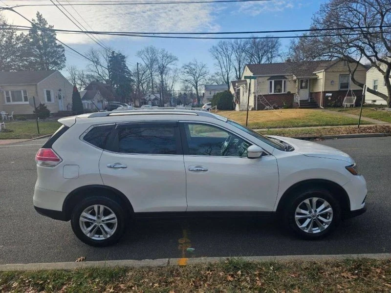 2015 Nissan Rogue - Image 10 of 12