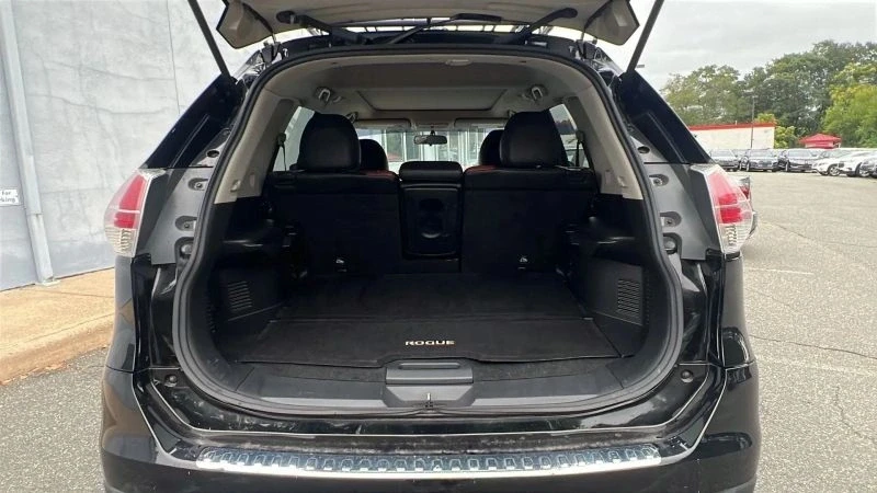 2015 Nissan Rogue - Image 10 of 12