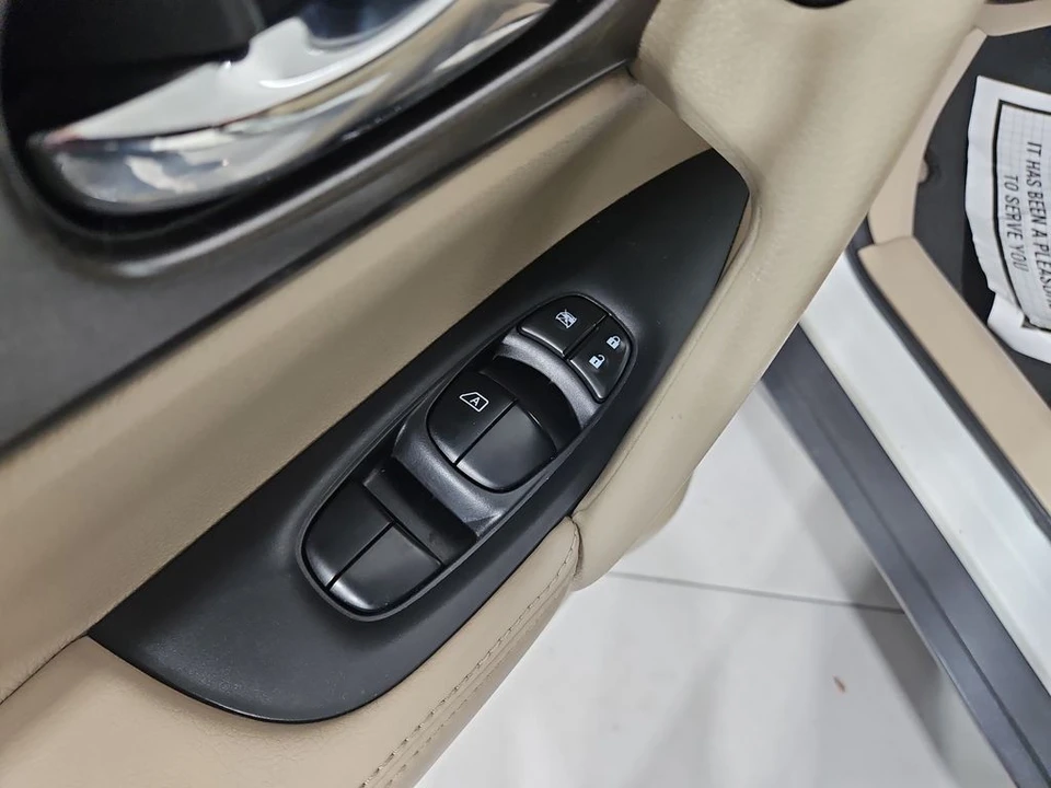 2015 Nissan Rogue - Image 12 of 12