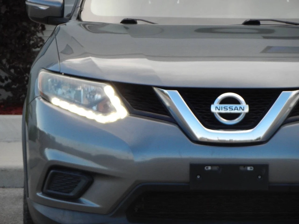 2015 Nissan Rogue - Image 9 of 12