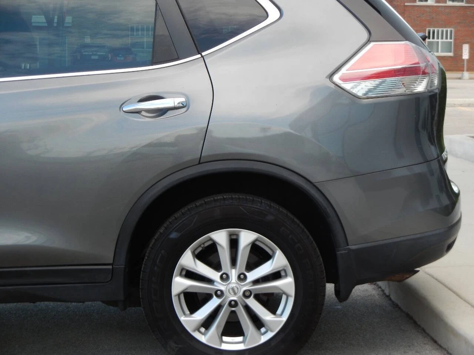 2015 Nissan Rogue - Image 11 of 12