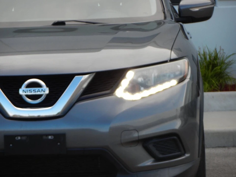 2015 Nissan Rogue - Image 8 of 12