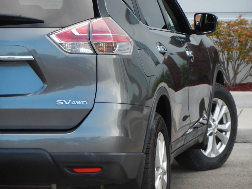 2015 Nissan Rogue - Image 17 of 21