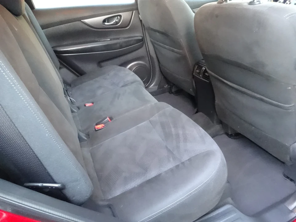 2015 Nissan Rogue - Image 13 of 20