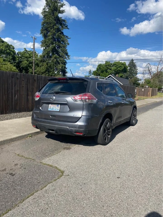 2015 Nissan Rogue - Image 4 of 8