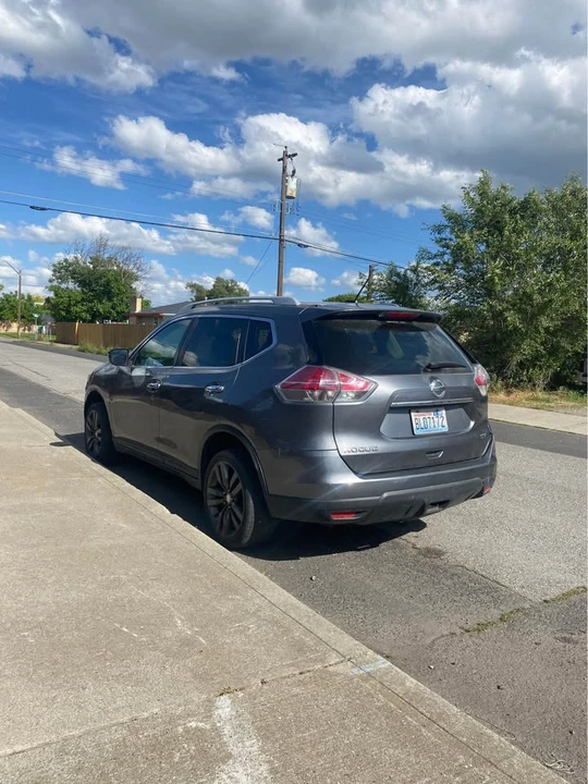 2015 Nissan Rogue - Image 3 of 8