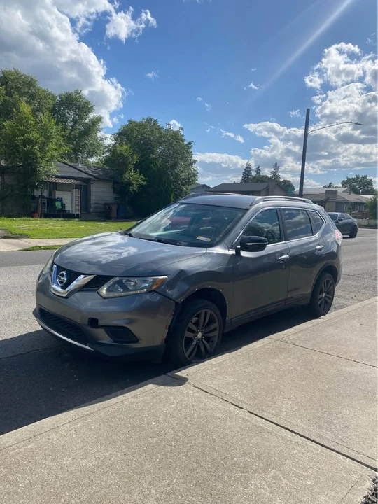 2015 Nissan Rogue - Image 2 of 8