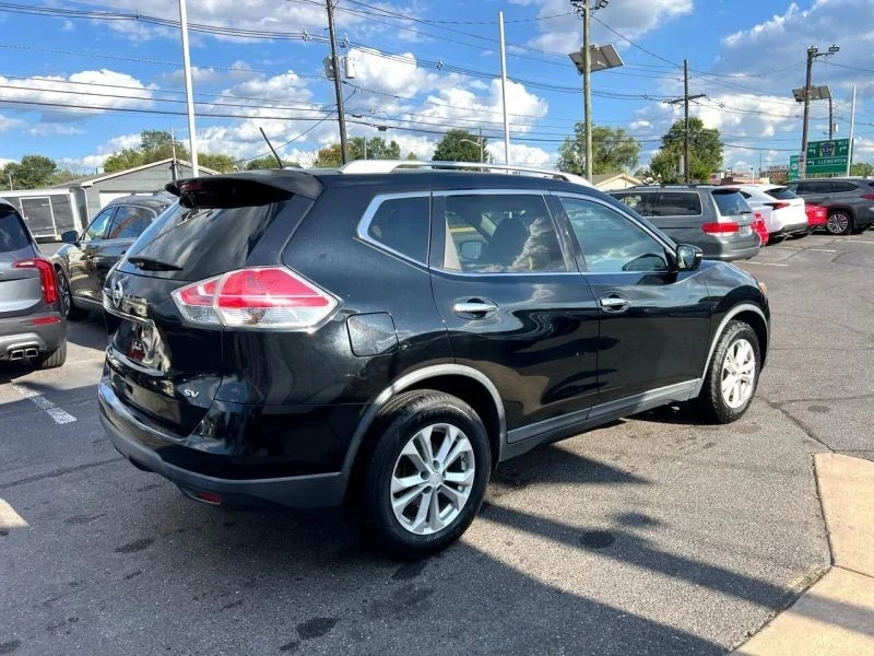 2015 Nissan Rogue - Image 9 of 12