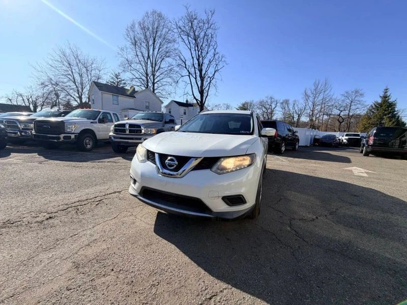 2015 Nissan Rogue - Image 2 of 12