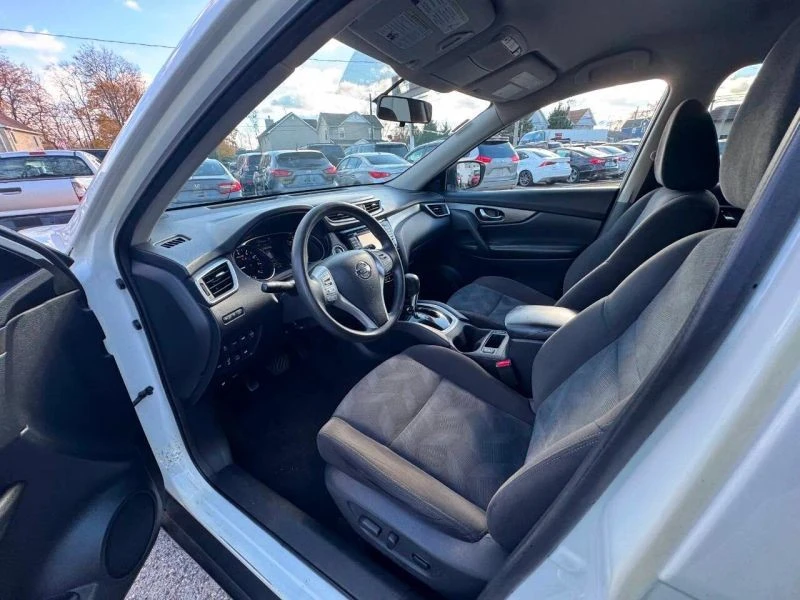 2015 Nissan Rogue - Image 11 of 12