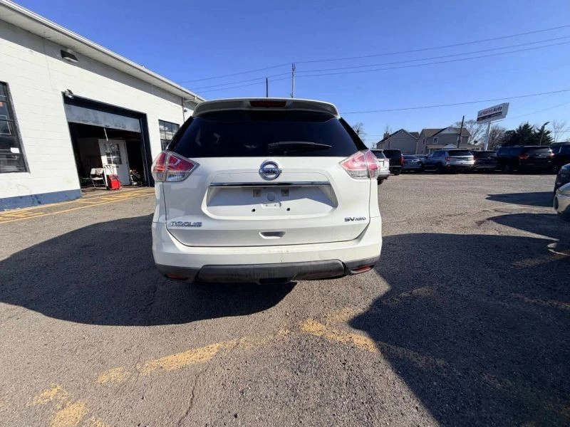 2015 Nissan Rogue - Image 10 of 12