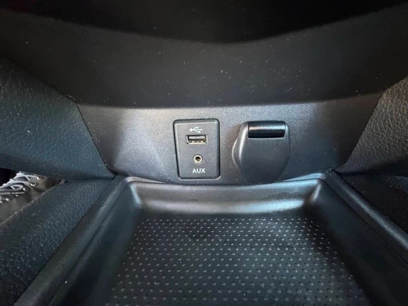 2015 Nissan Rogue - Image 9 of 12
