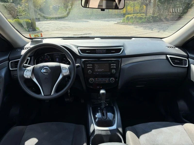 2015 Nissan Rogue - Image 10 of 12