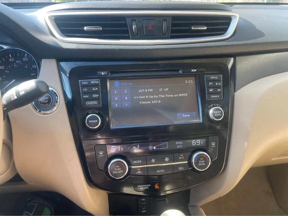 2015 Nissan Rogue - Image 9 of 11