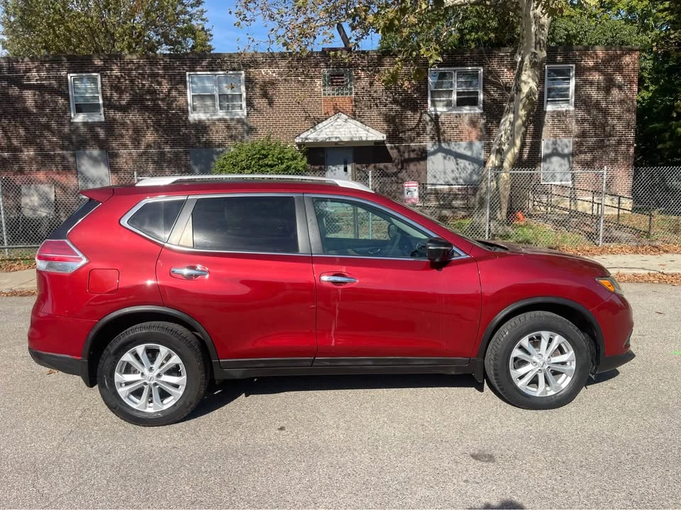 2015 Nissan Rogue - Image 4 of 11