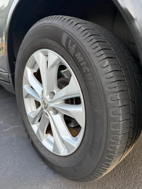 2015 Nissan Rogue - Image 18 of 19