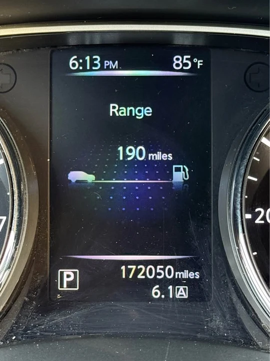 2015 Nissan Rogue - Image 16 of 19