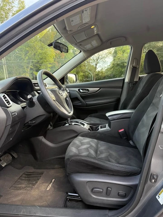 2015 Nissan Rogue - Image 10 of 19