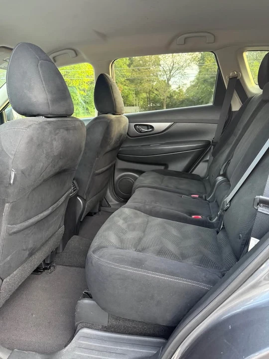 2015 Nissan Rogue - Image 11 of 19
