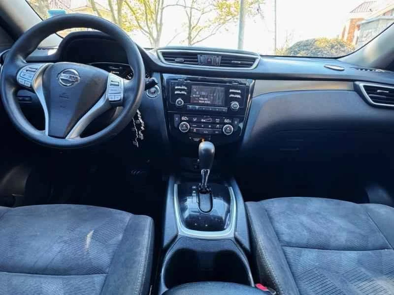 2015 Nissan Rogue - Image 8 of 18