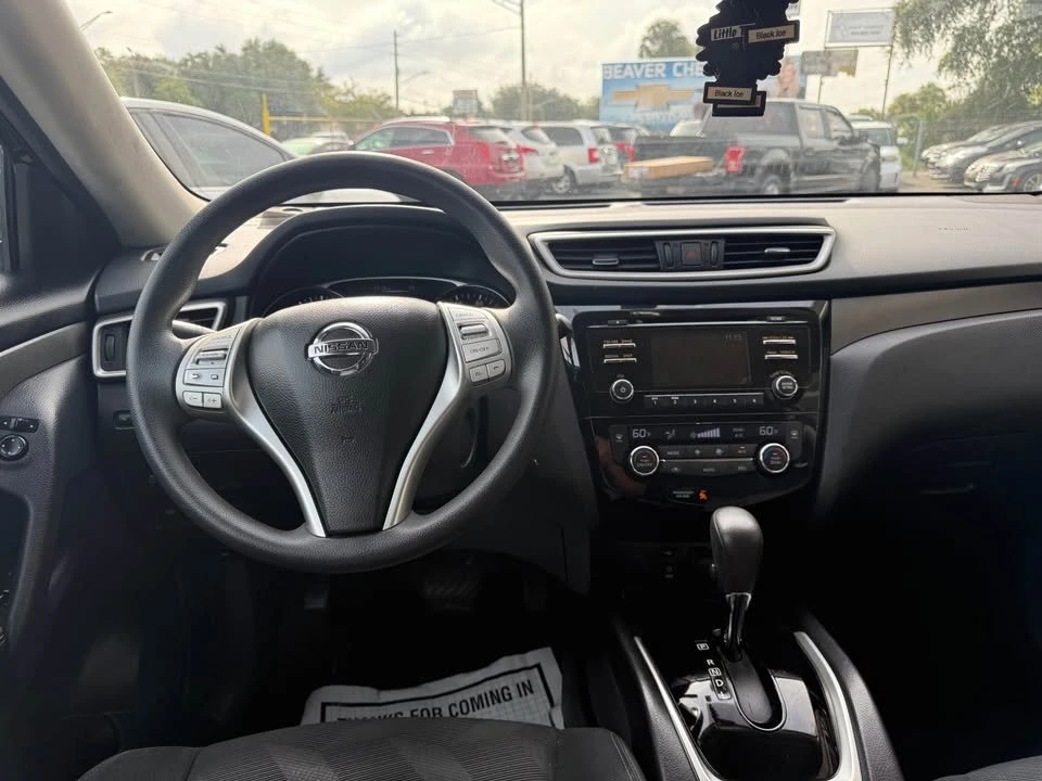 2015 Nissan Rogue - Image 10 of 12