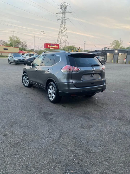 2015 Nissan Rogue - Image 2 of 9