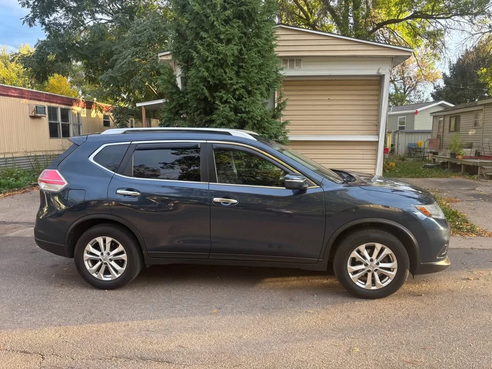 2015 Nissan Rogue - Image 2 of 6