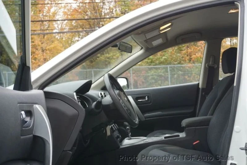 2015 Nissan Rogue - Image 10 of 12
