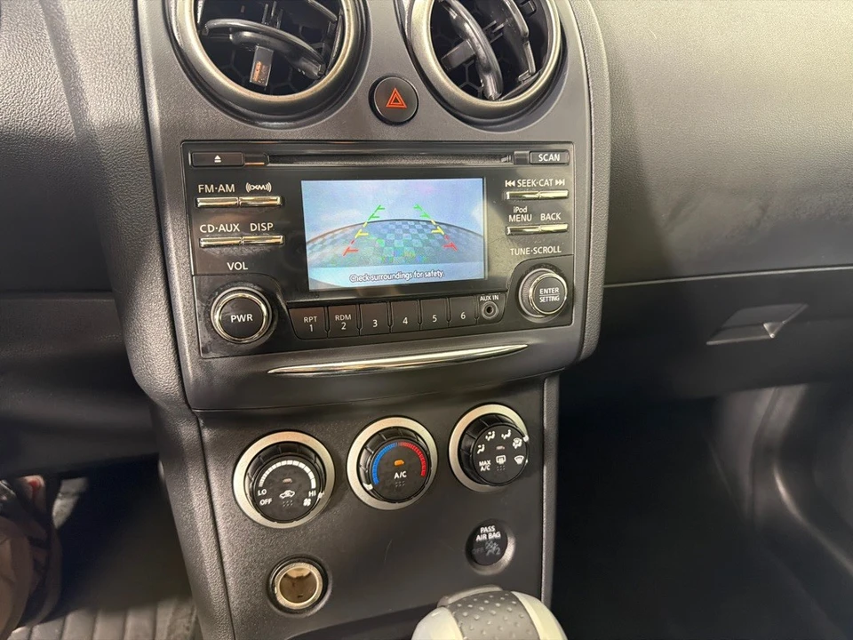 2015 Nissan Rogue - Image 13 of 21