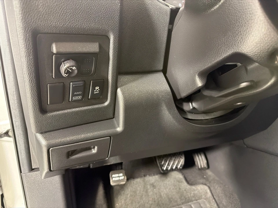 2015 Nissan Rogue - Image 10 of 21
