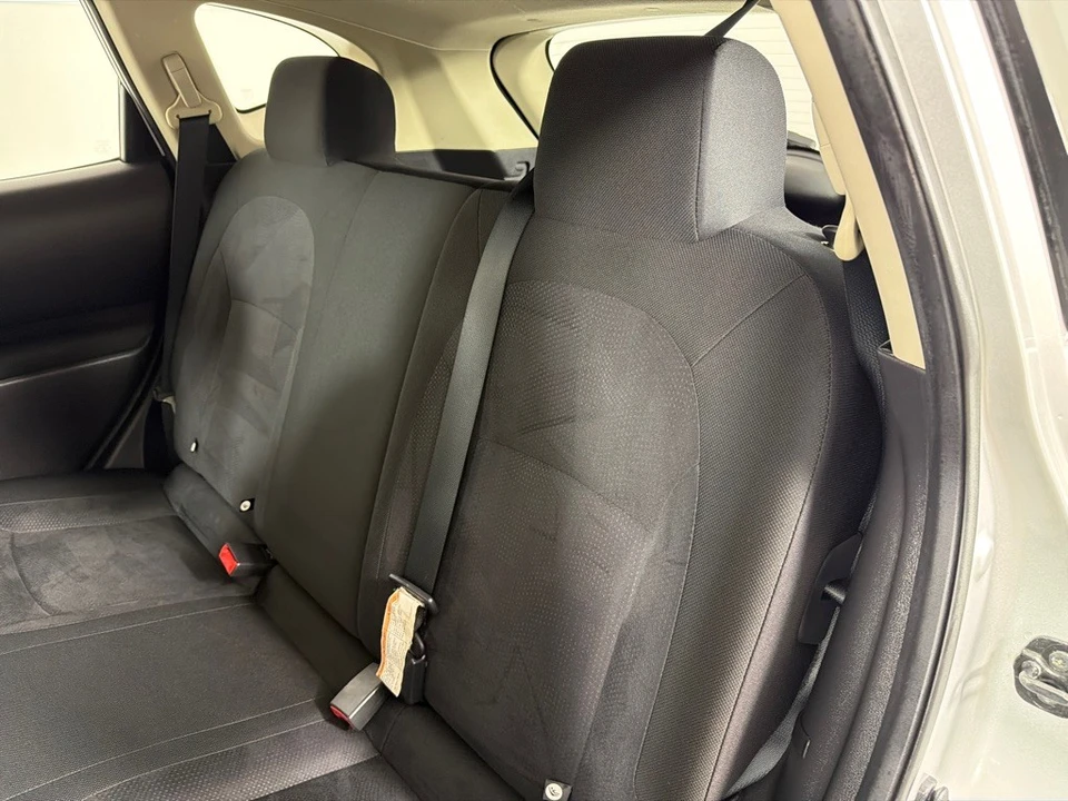 2015 Nissan Rogue - Image 16 of 21