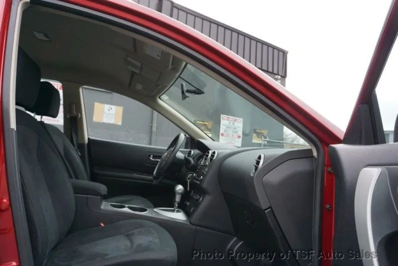 2015 Nissan Rogue - Image 11 of 12