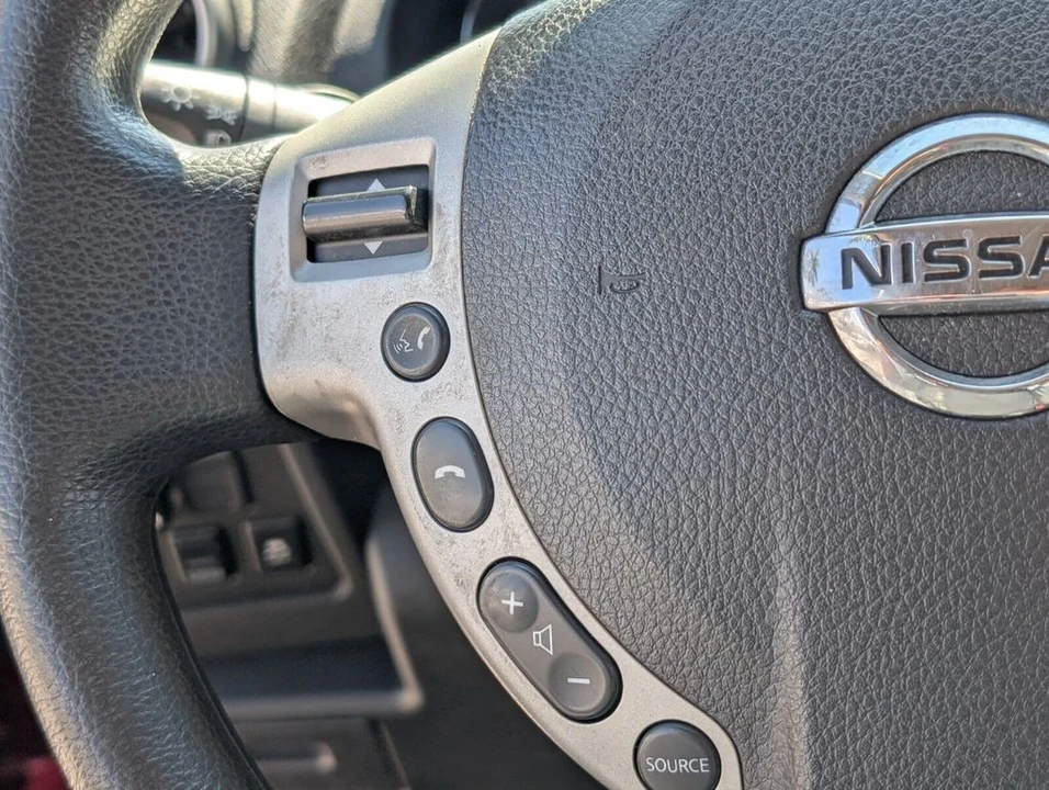 2015 Nissan Rogue - Image 25 of 28
