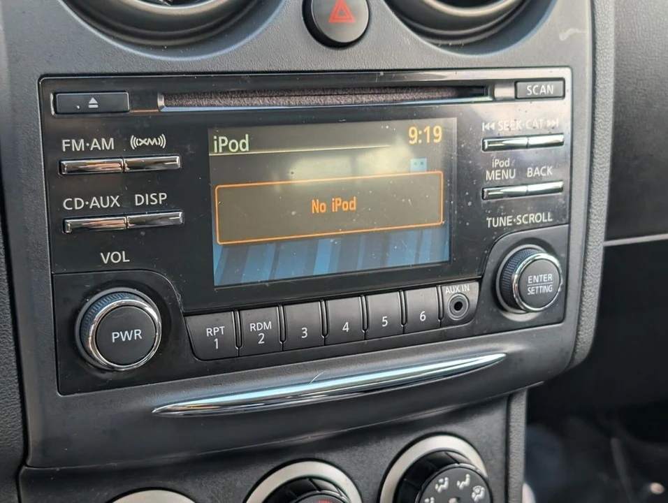 2015 Nissan Rogue - Image 11 of 21