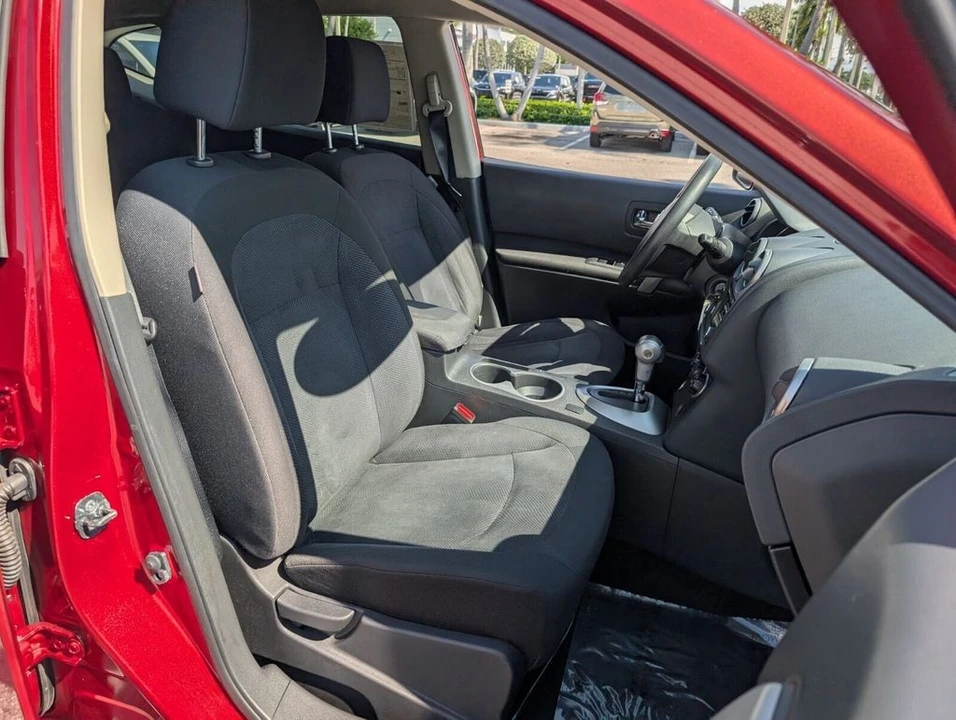 2015 Nissan Rogue - Image 17 of 28