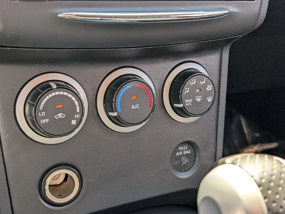 2015 Nissan Rogue - Image 22 of 28