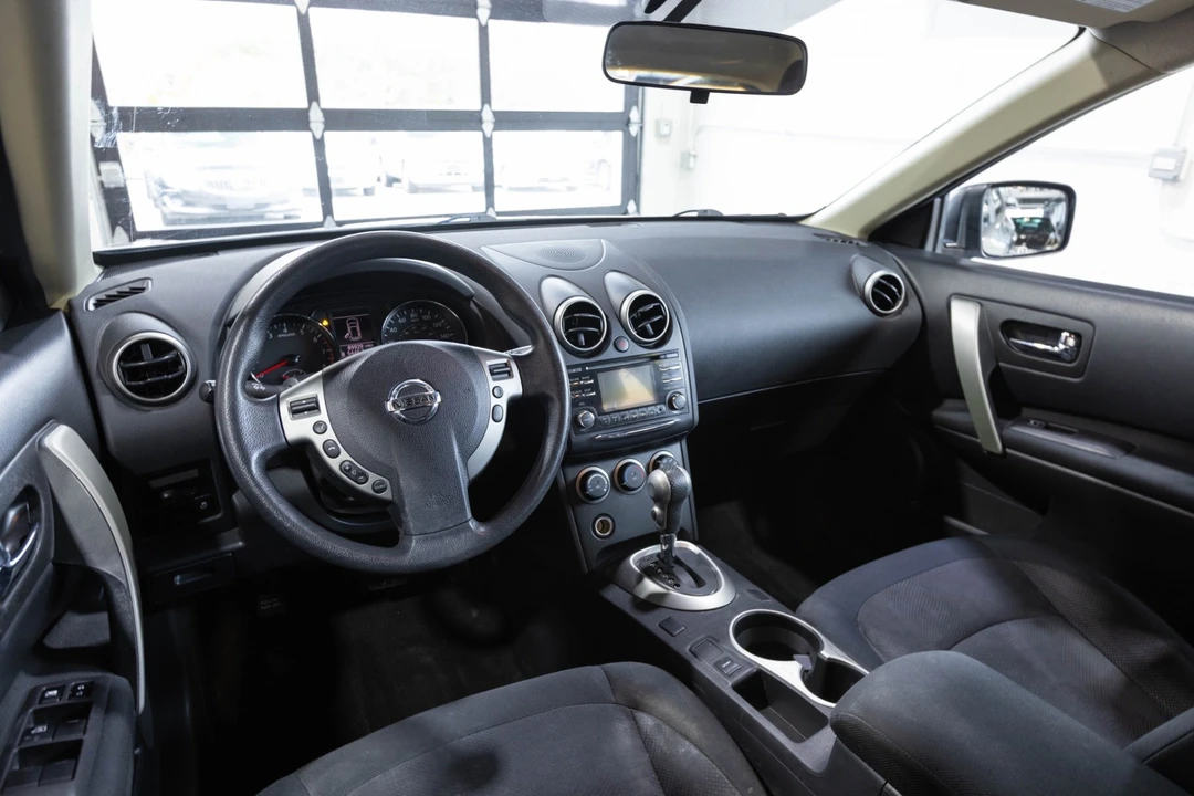 2015 Nissan Rogue - Image 19 of 21