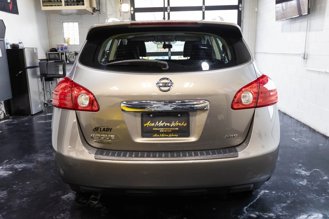 2015 Nissan Rogue - Image 9 of 21