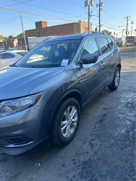 2015 Nissan Rogue - Image 2 of 7
