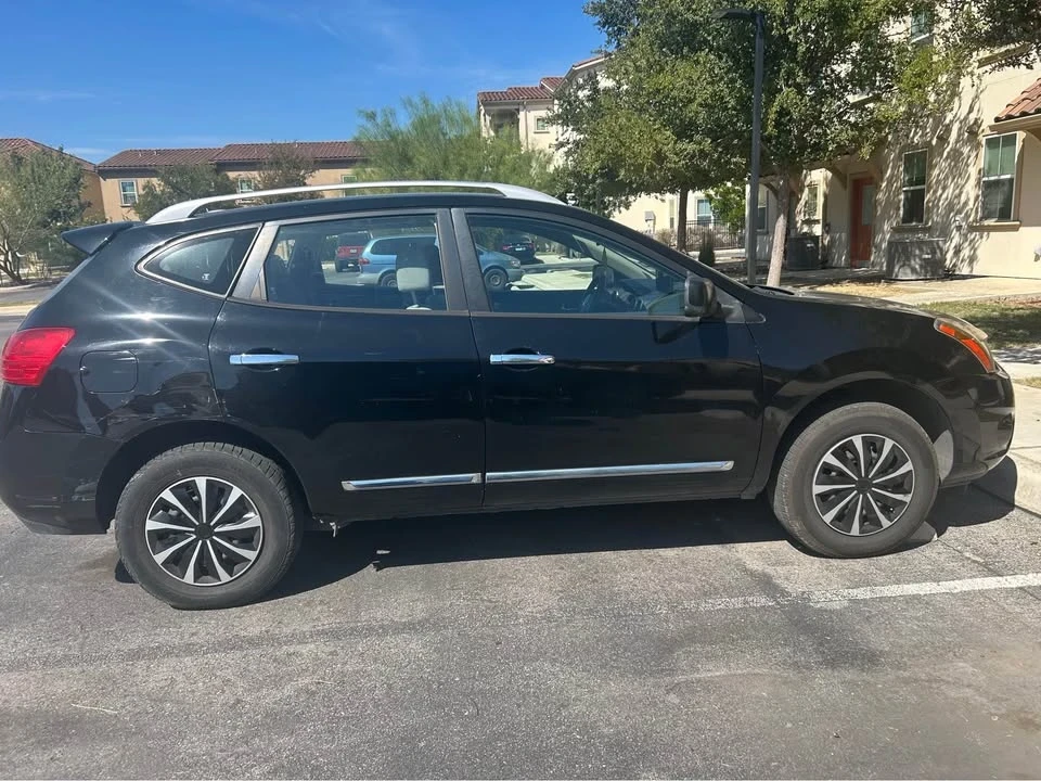 2015 Nissan Rogue - Image 3 of 4