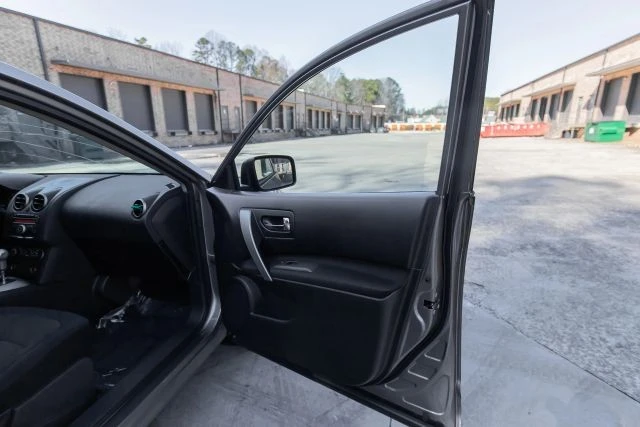 2015 Nissan Rogue - Image 31 of 31