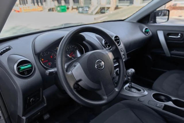 2015 Nissan Rogue - Image 20 of 21