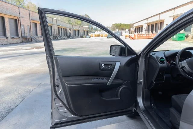 2015 Nissan Rogue - Image 18 of 21