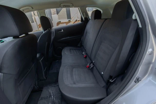 2015 Nissan Rogue - Image 28 of 31