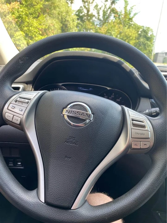 2015 Nissan Rogue - Image 13 of 15