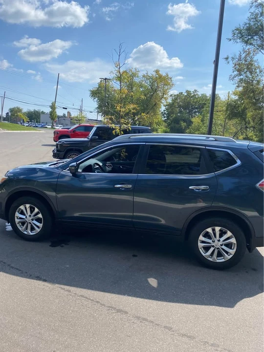 2015 Nissan Rogue - Image 8 of 15